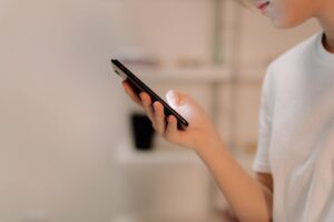 Qué es eSIM y en qué casos sí conviene usarla en México