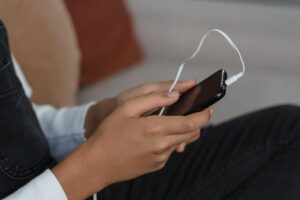 Qué revisar antes de comprar un celular reacondicionado